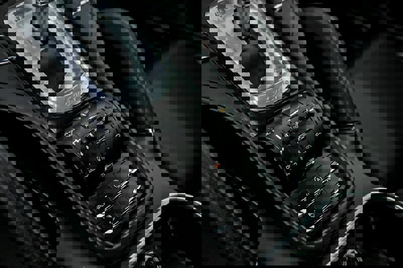 Used 2014 Porsche Cayenne Platinum Edition image 35