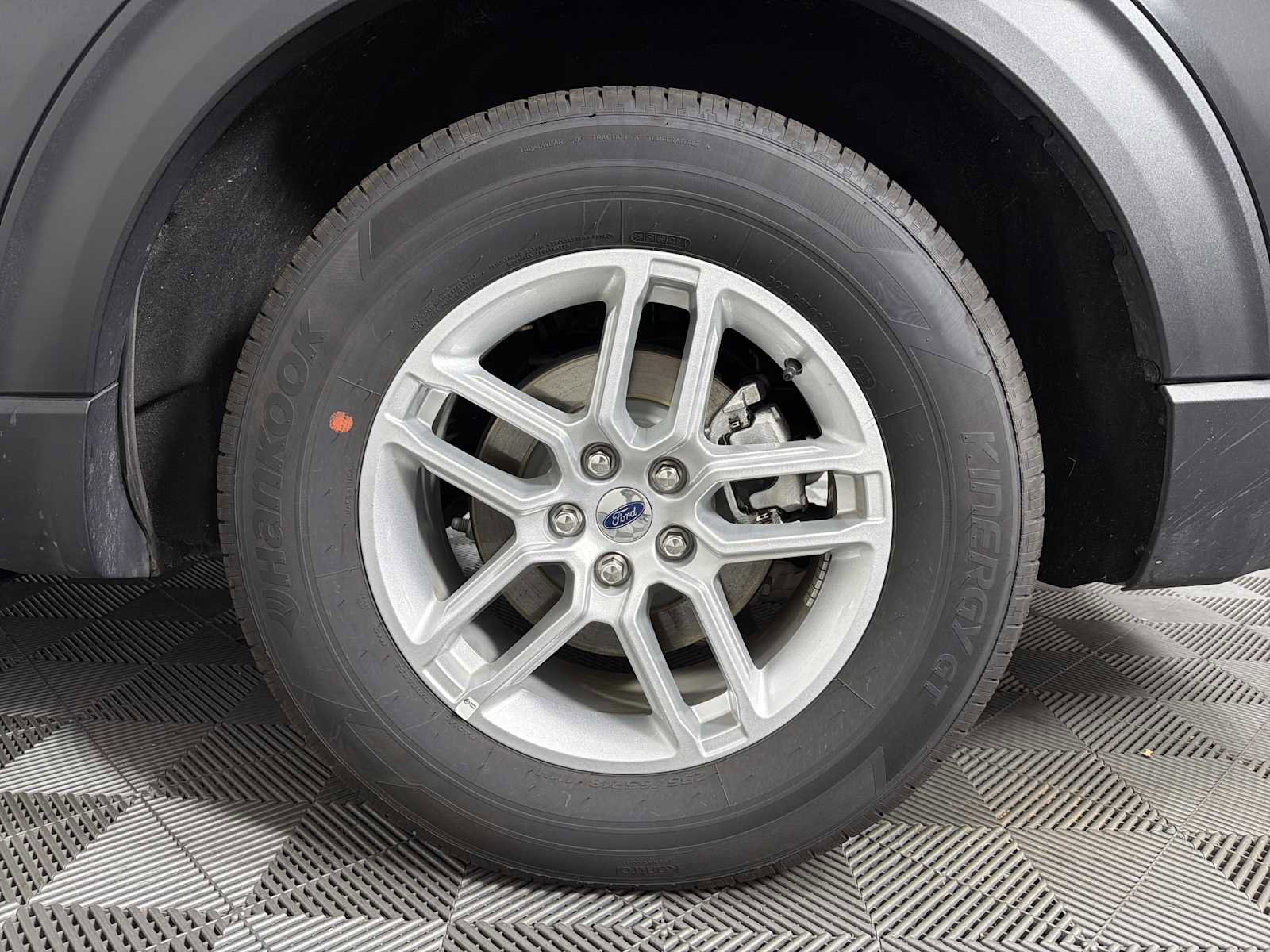 Used 2025 Ford Explorer Active image 38