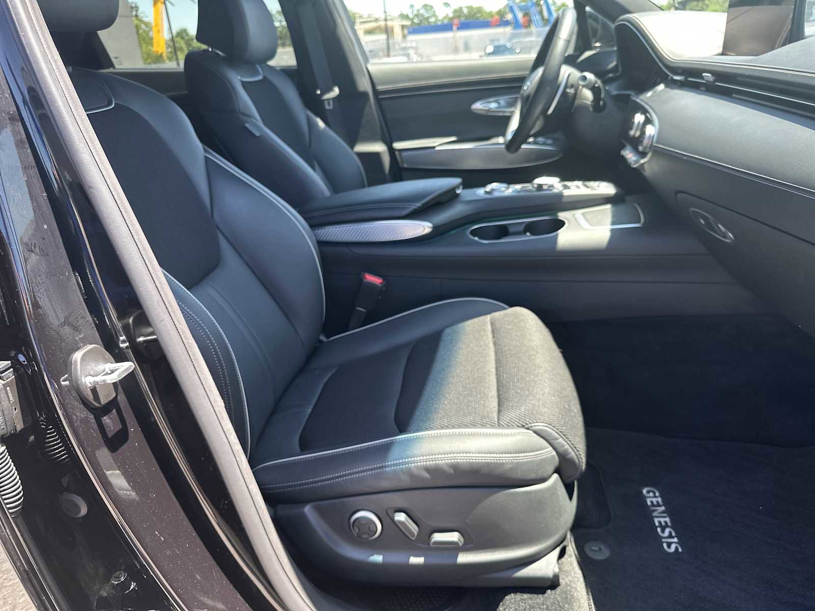 Used 2024 Genesis GV70 2.5T w/ Sport Prestige Package AWD/4WD image 26