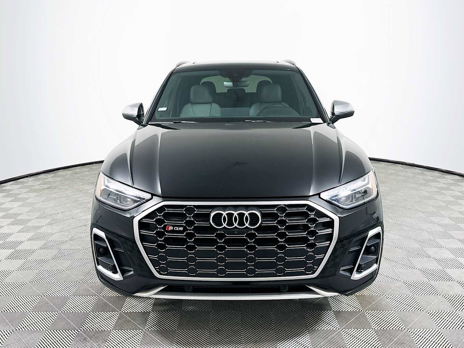 Used 2022 Audi SQ5 Premium Plus w/ Premium Plus Package AWD/4WD image 2
