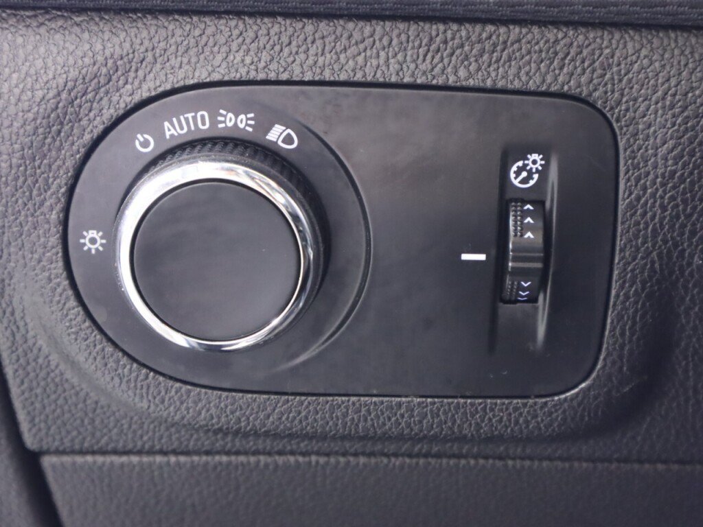 Used 2018 Chevrolet Cruze LT w/ LT Fleet Convenience Package FWD image 10