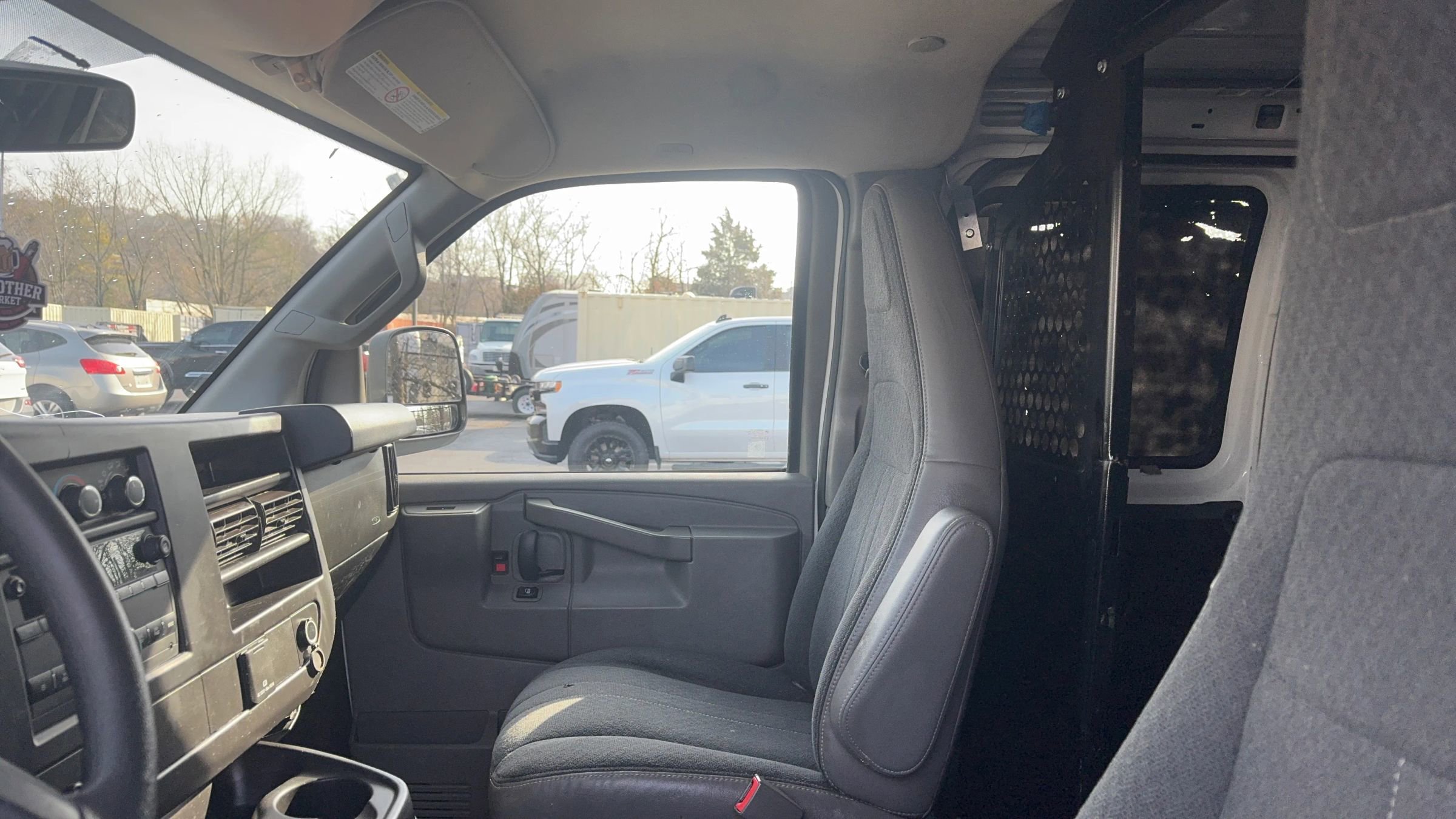 Used 2019 Chevrolet Express 2500 w/ Driver Convenience Package image 9