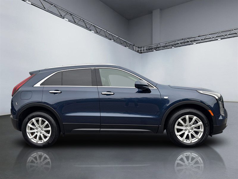 Used 2019 Cadillac XT4 Luxury w/ Cold Weather Package image 3