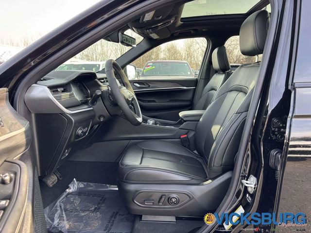 New 2025 Jeep Grand Cherokee Limited image 3