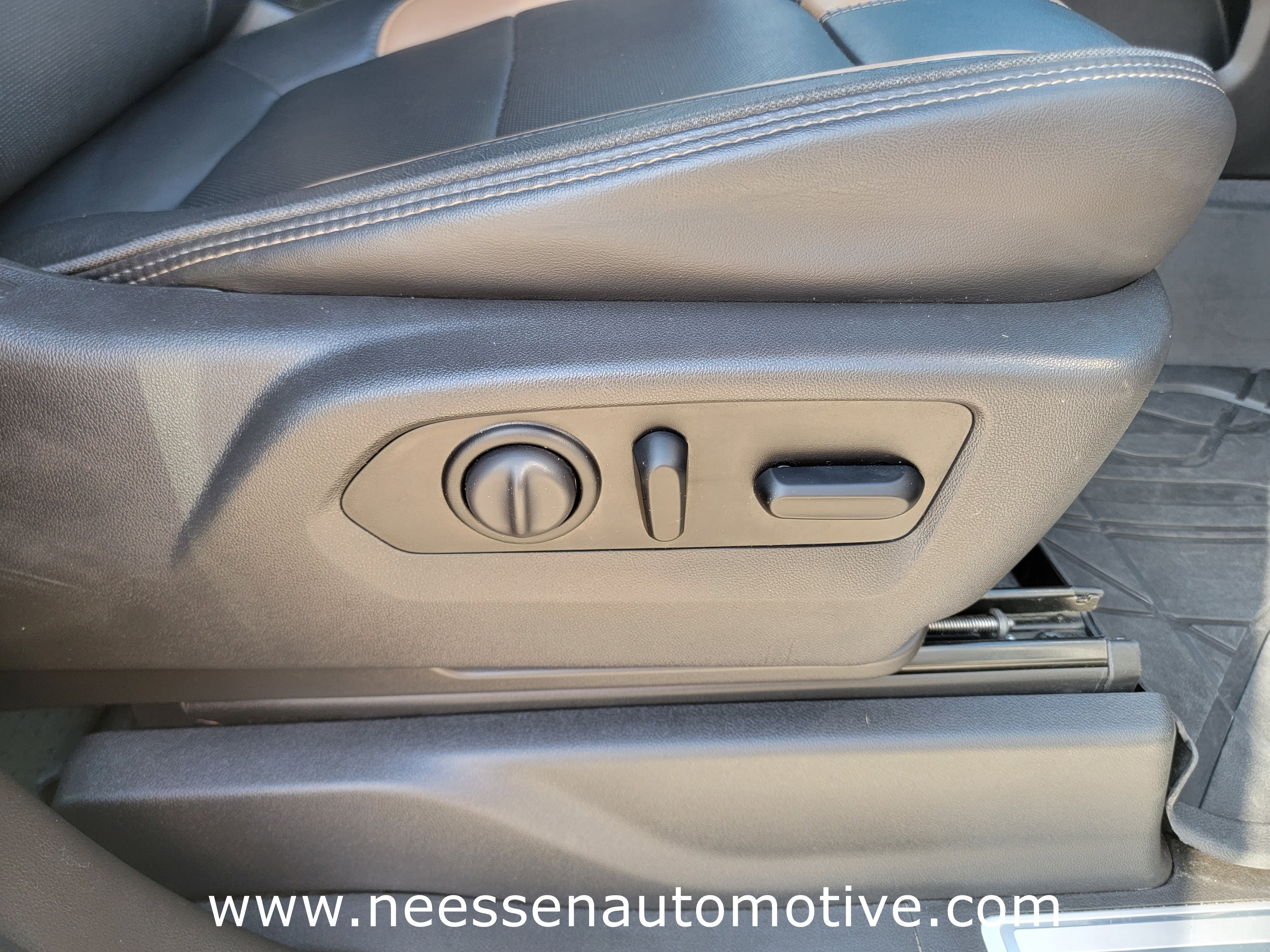 Used 2021 Chevrolet Silverado 2500 LTZ w/ Carhartt Edition image 16