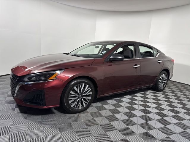 Used 2024 Nissan Altima 2.5 SV image 12