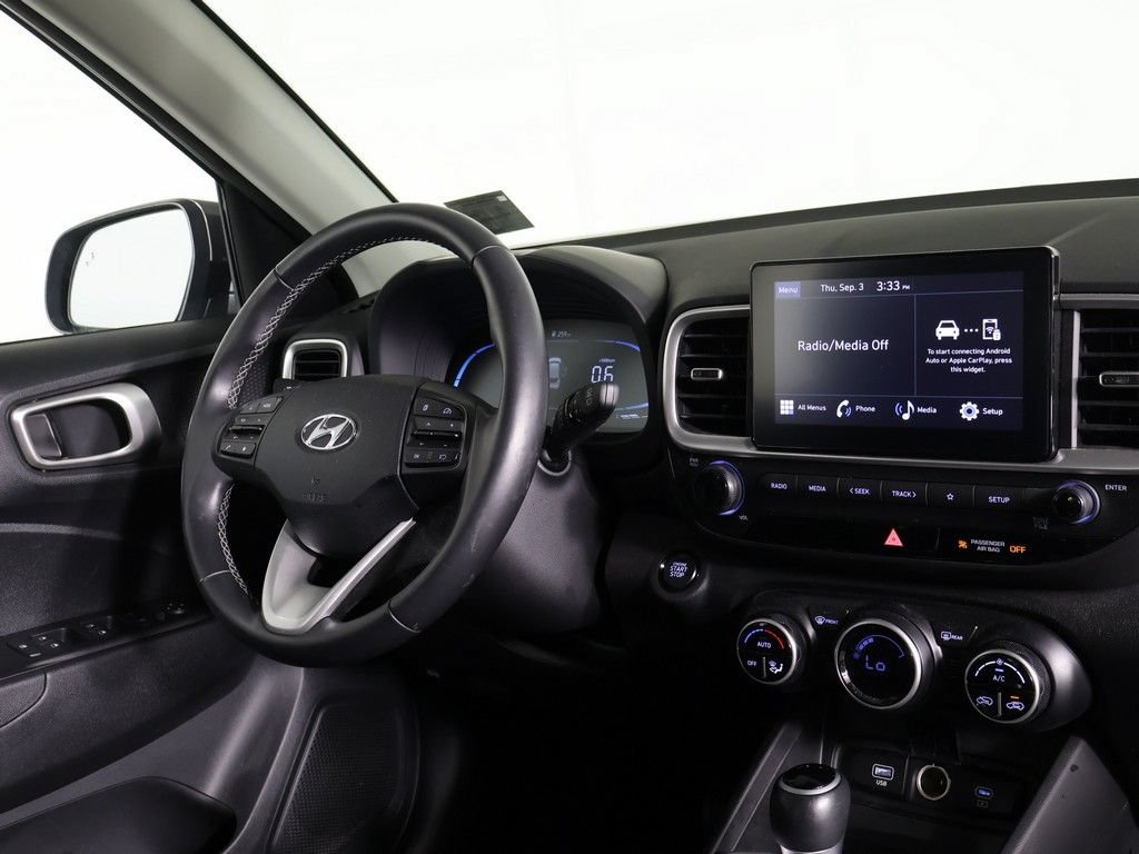 Certified 2024 Hyundai Venue SEL FWD image 25