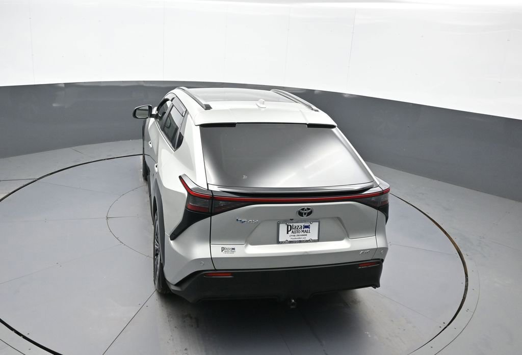 Used 2023 Toyota bZ4X XLE w/ Weather Package image 39