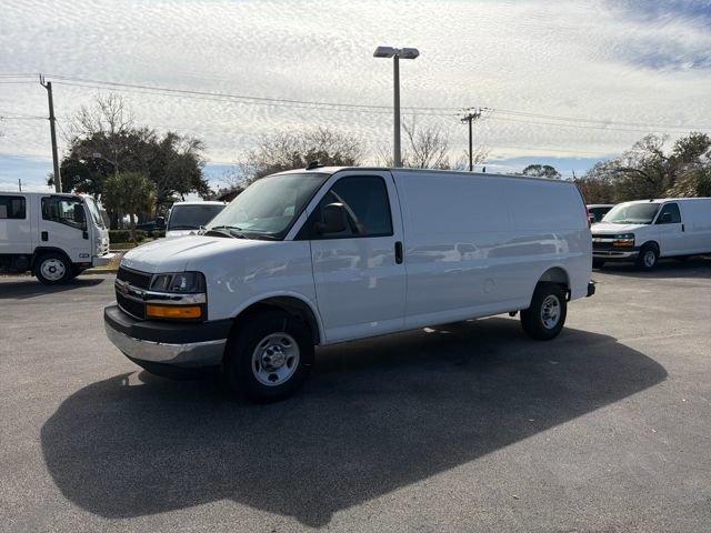 New 2025 Chevrolet Express 2500 Work Van 3D Extended Cargo Van w/ Driver Convenience Package RWD image 3