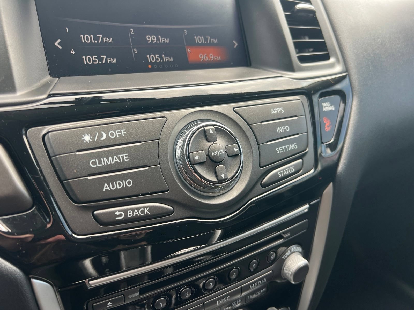Used 2020 Nissan Pathfinder SV FWD image 15
