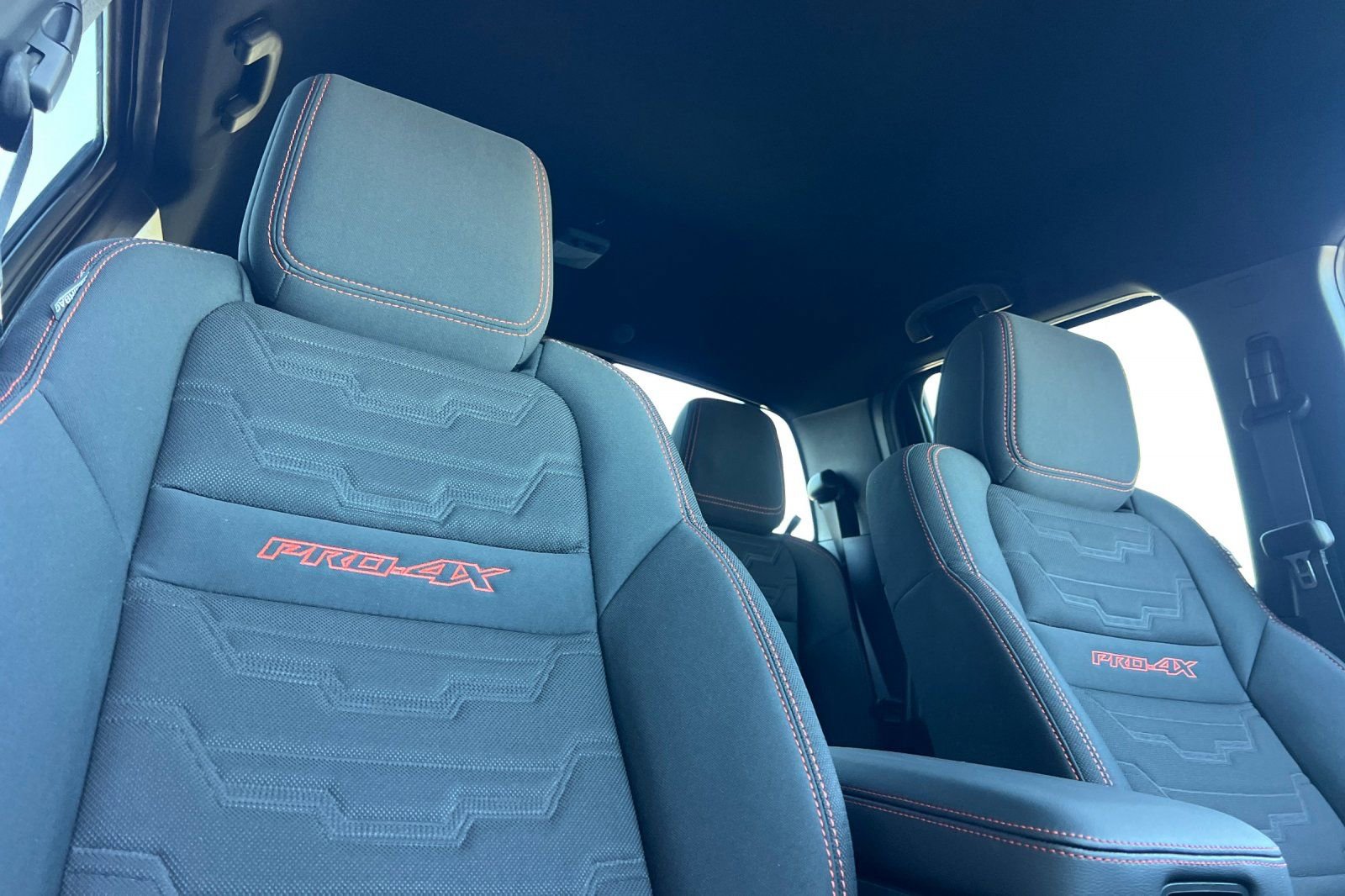 New 2026 Nissan Frontier PRO-4X w/ Pro-4x Convenience Package image 19