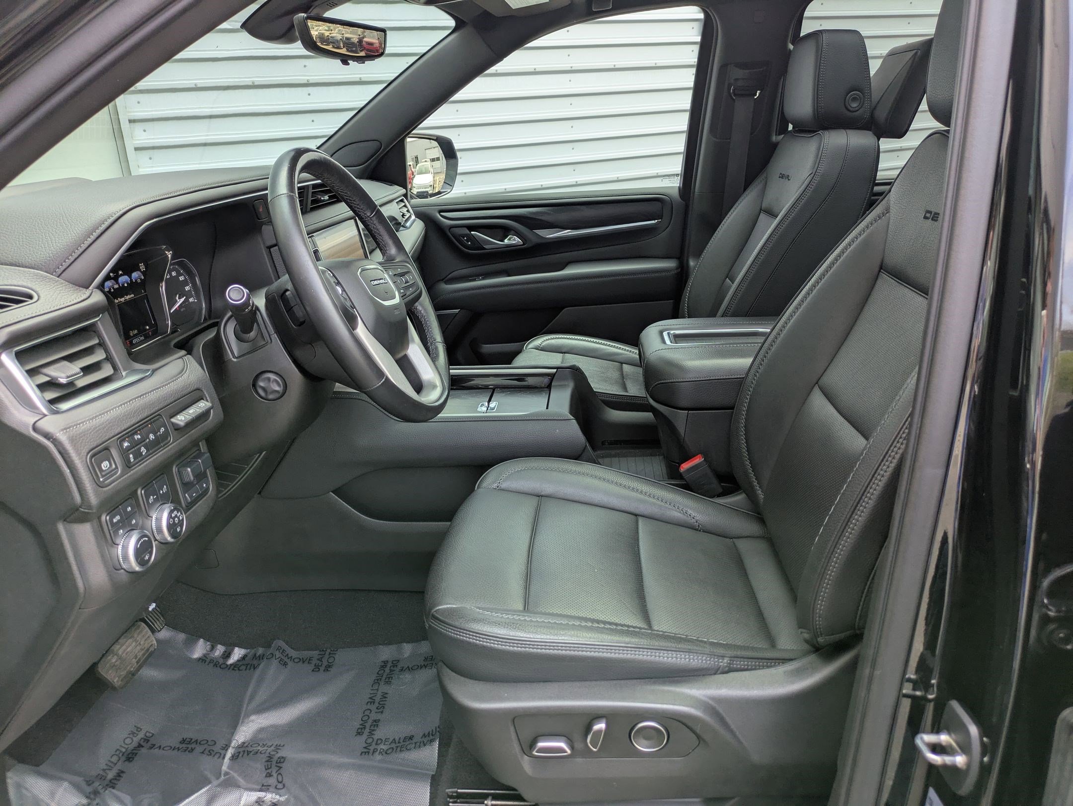 Used 2021 GMC Yukon XL Denali w/ Denali Ultimate Package image 26