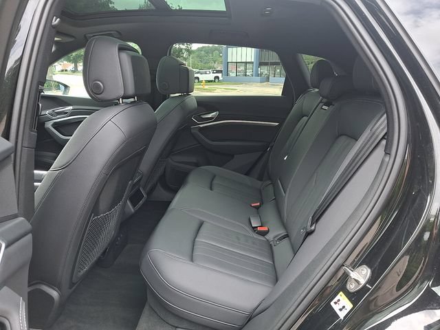 Used 2023 Audi e-tron Premium AWD/4WD image 10