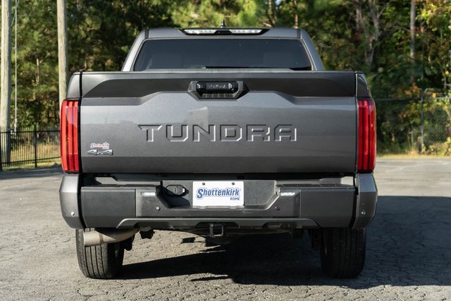 Used 2022 Toyota Tundra SR5 w/ SR5 Convenience Package image 11