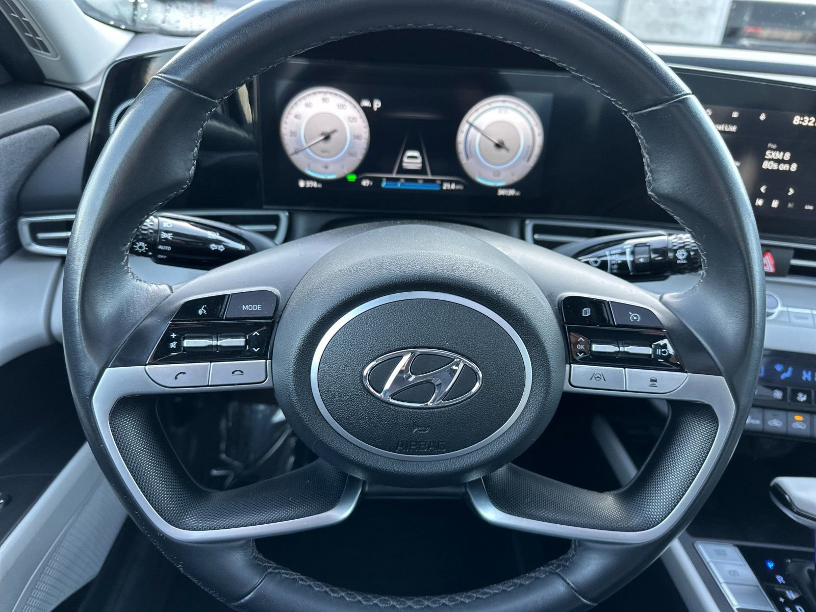 Used 2023 Hyundai Elantra Limited image 23