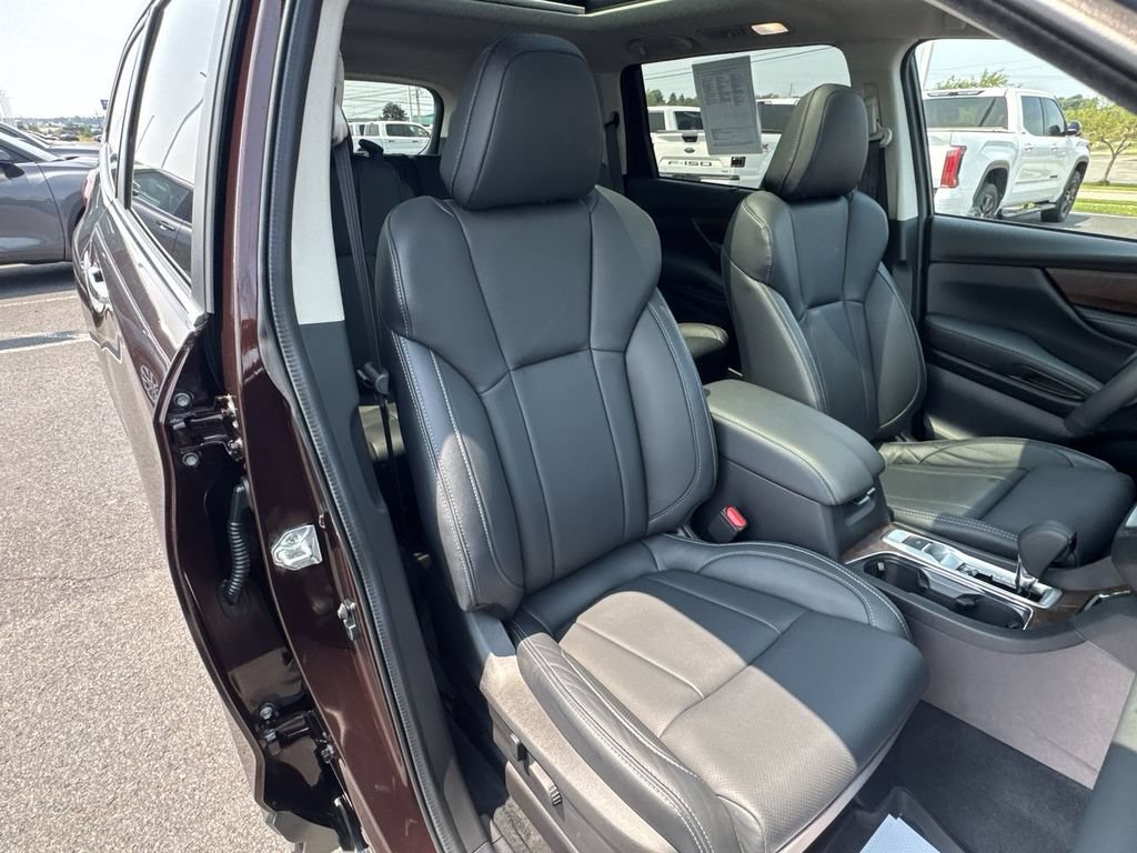 Used 2025 Subaru Ascent Touring w/ Popular Package #1 AWD/4WD image 33