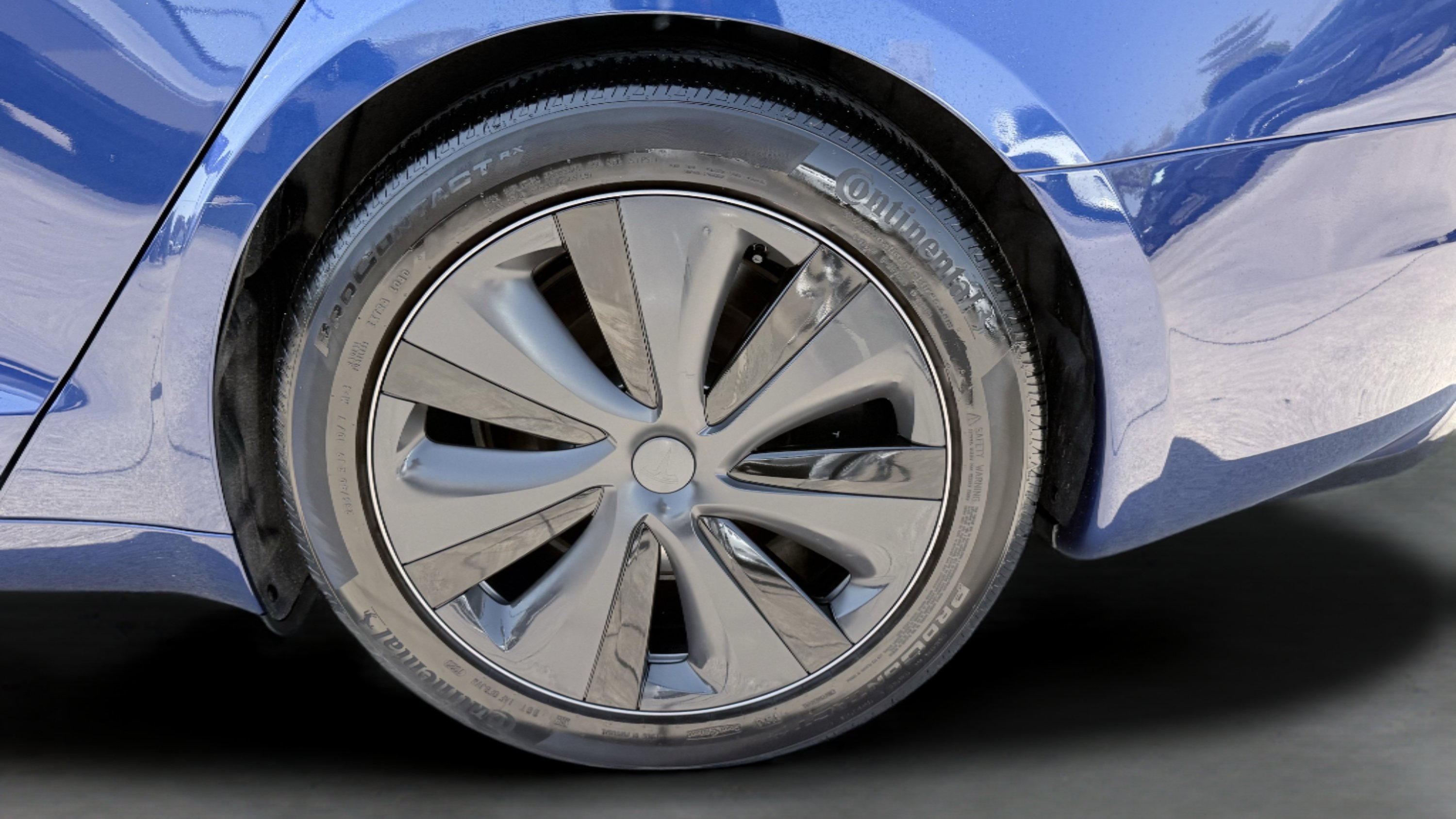 Used 2023 Tesla Model S AWD/4WD image 13