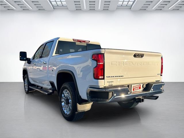 Used 2025 Chevrolet Silverado 2500 LTZ w/ LTZ Premium Package AWD/4WD image 6