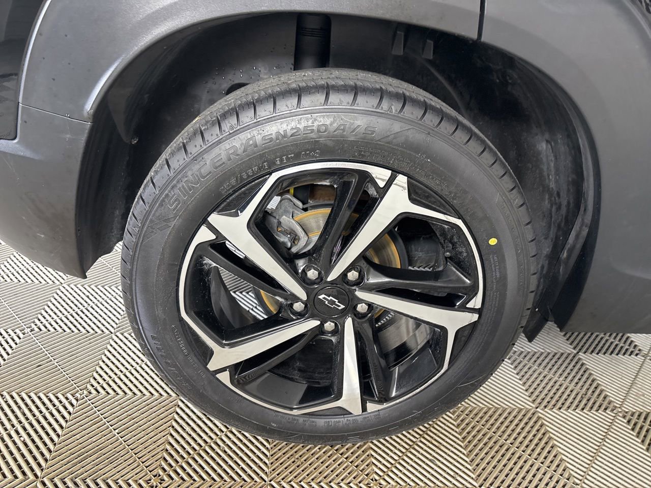 Used 2023 Chevrolet TrailBlazer RS w/ Sun and Liftgate Package FWD image 29