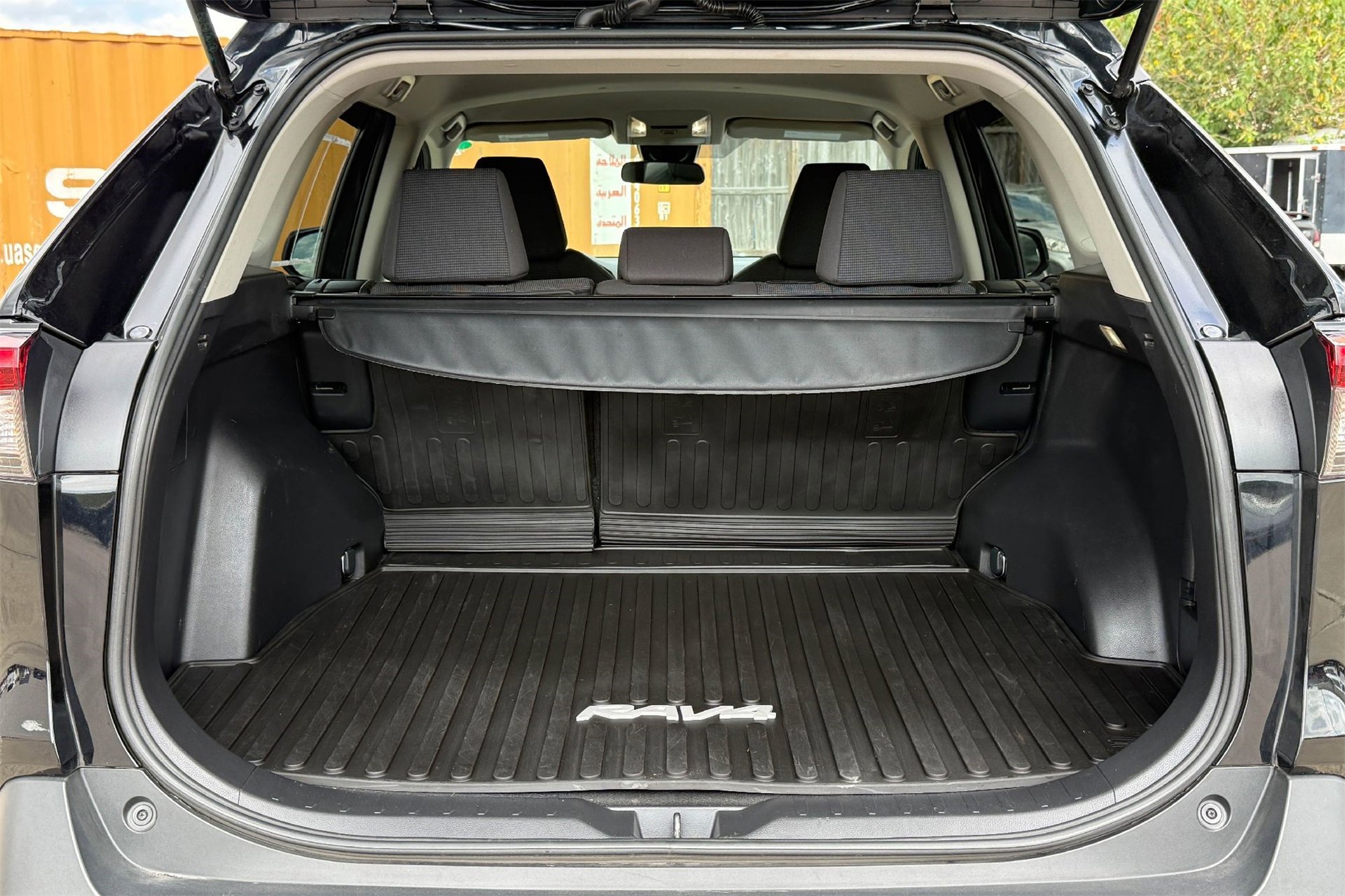 Used 2022 Toyota RAV4 LE image 19