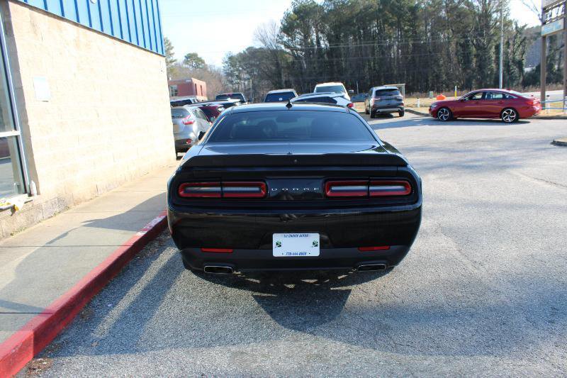 Used 2016 Dodge Challenger SXT Plus image 5