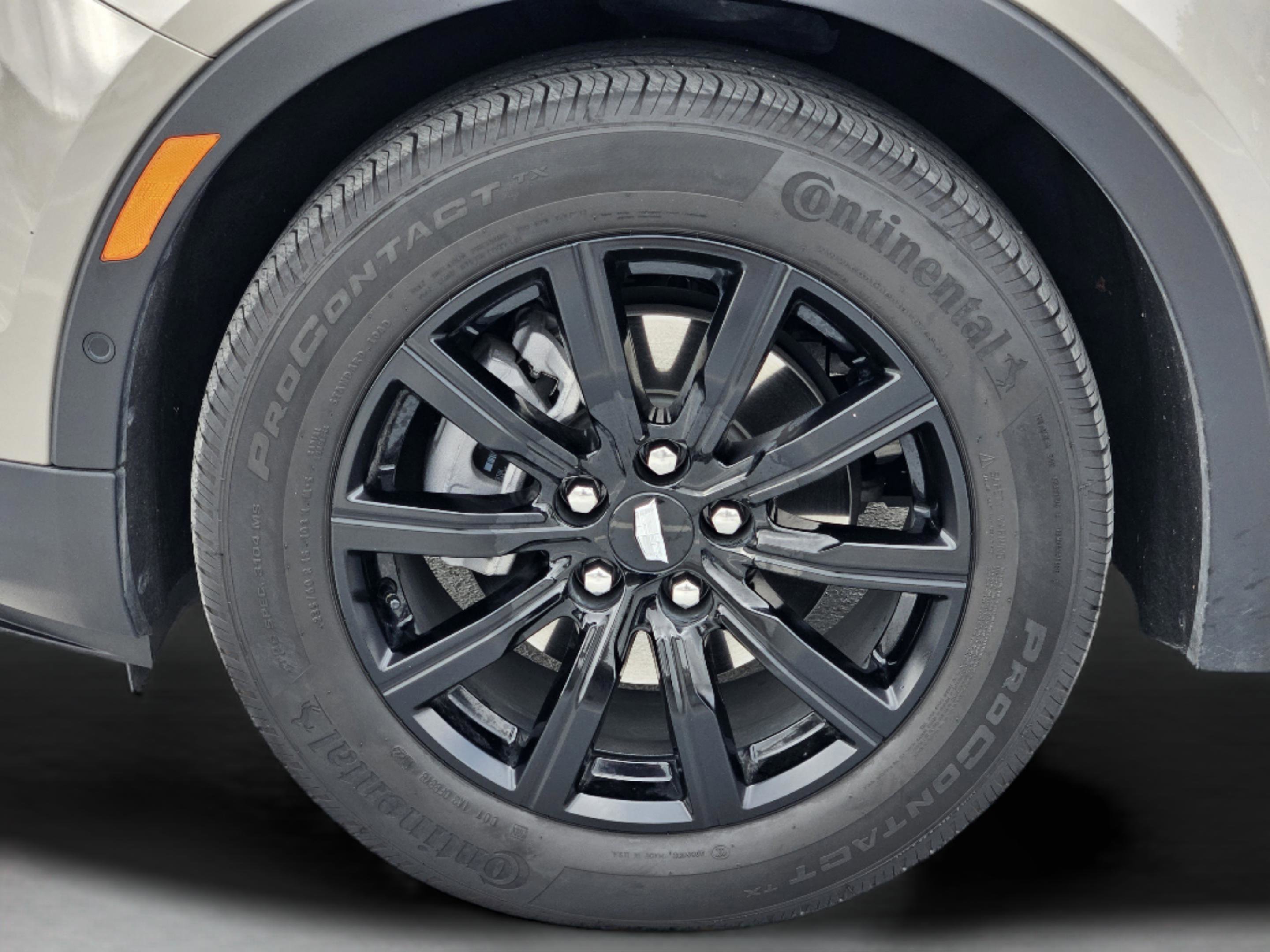 Used 2022 Cadillac XT4 Sport w/ Enhanced Visibility Package FWD image 33