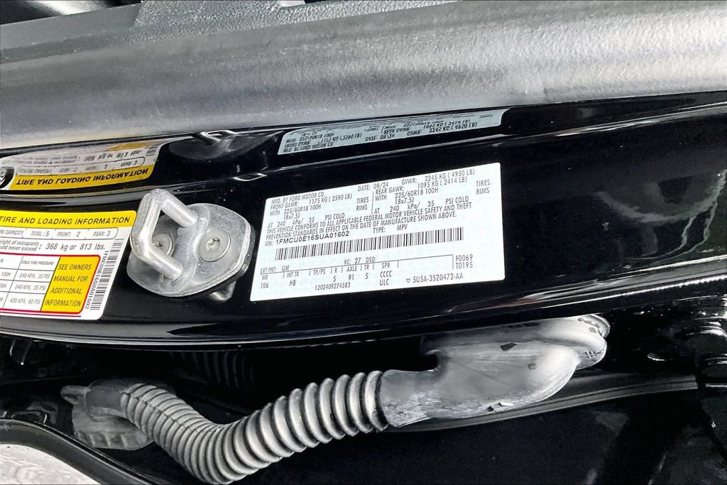 Used 2025 Ford Escape SE FWD image 16
