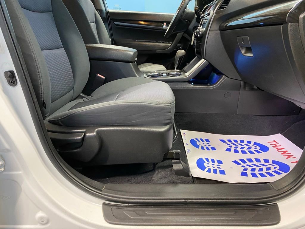 Used 2012 Kia Sorento LX image 47