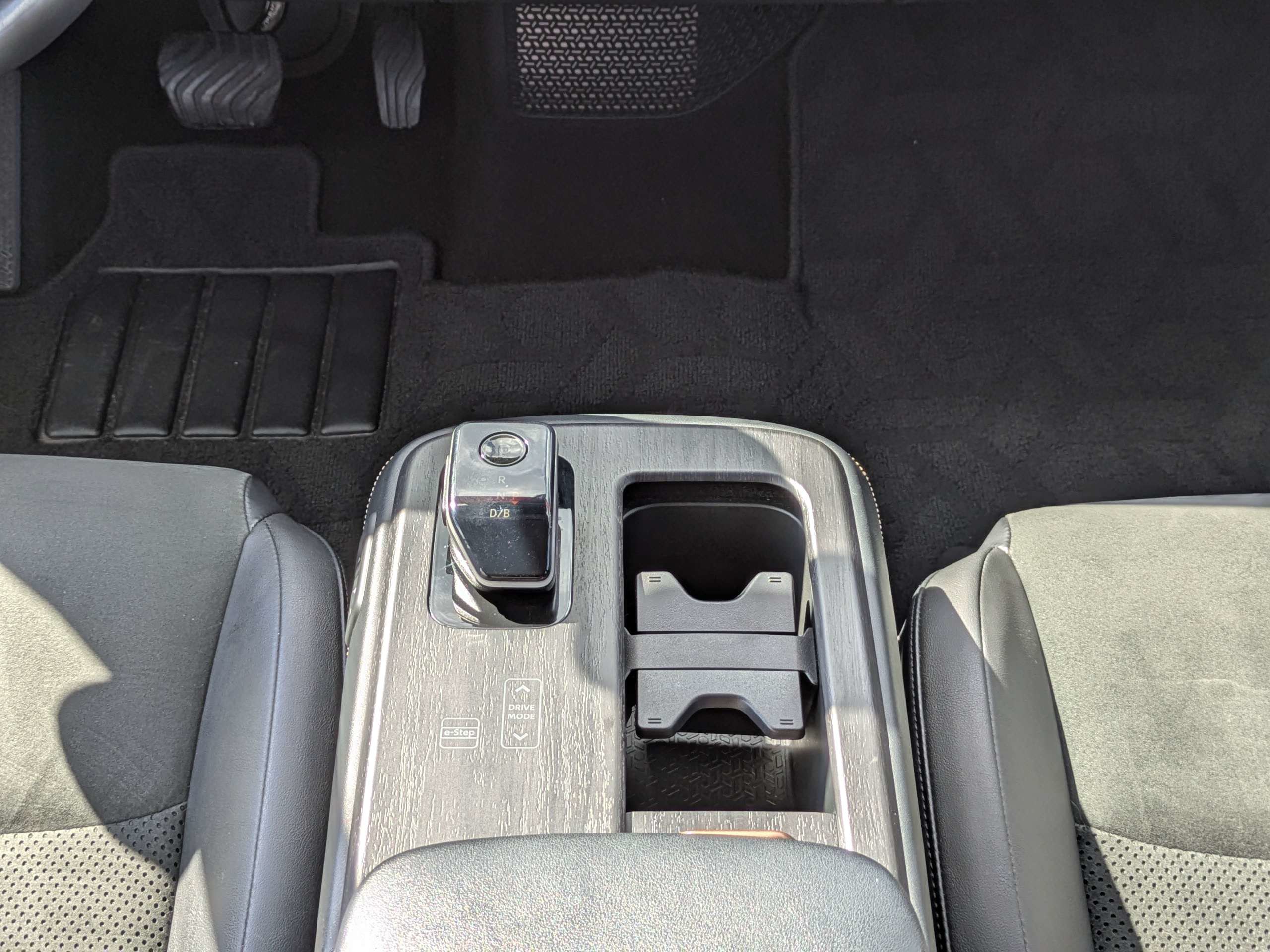 Certified 2024 Nissan Ariya AWD image 20