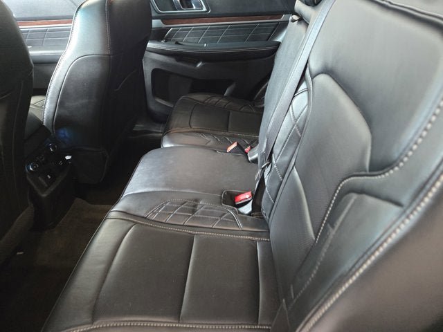 Used 2017 Ford Explorer Platinum image 17