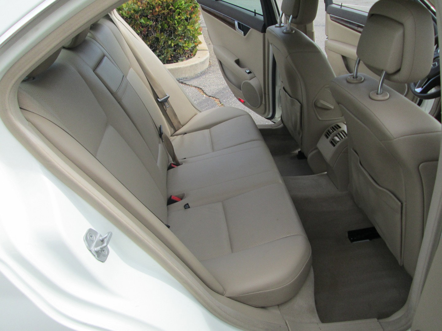 Used 2012 Mercedes-Benz C 250 Sport image 9