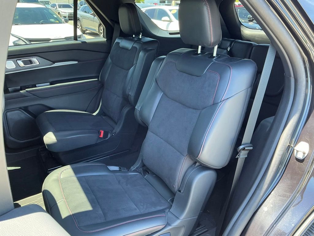 Used 2025 Ford Explorer ST w/ Sun And Sound Package AWD/4WD image 26