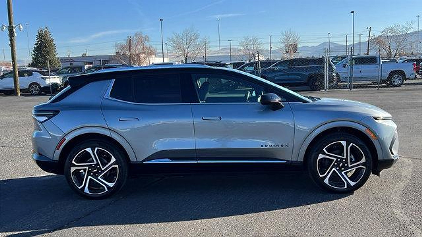 New 2026 Chevrolet Equinox EV LT image 4