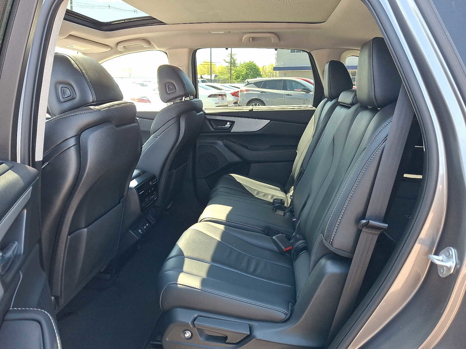 Certified 2023 Acura MDX SH-AWD w/ Technology Package image 11