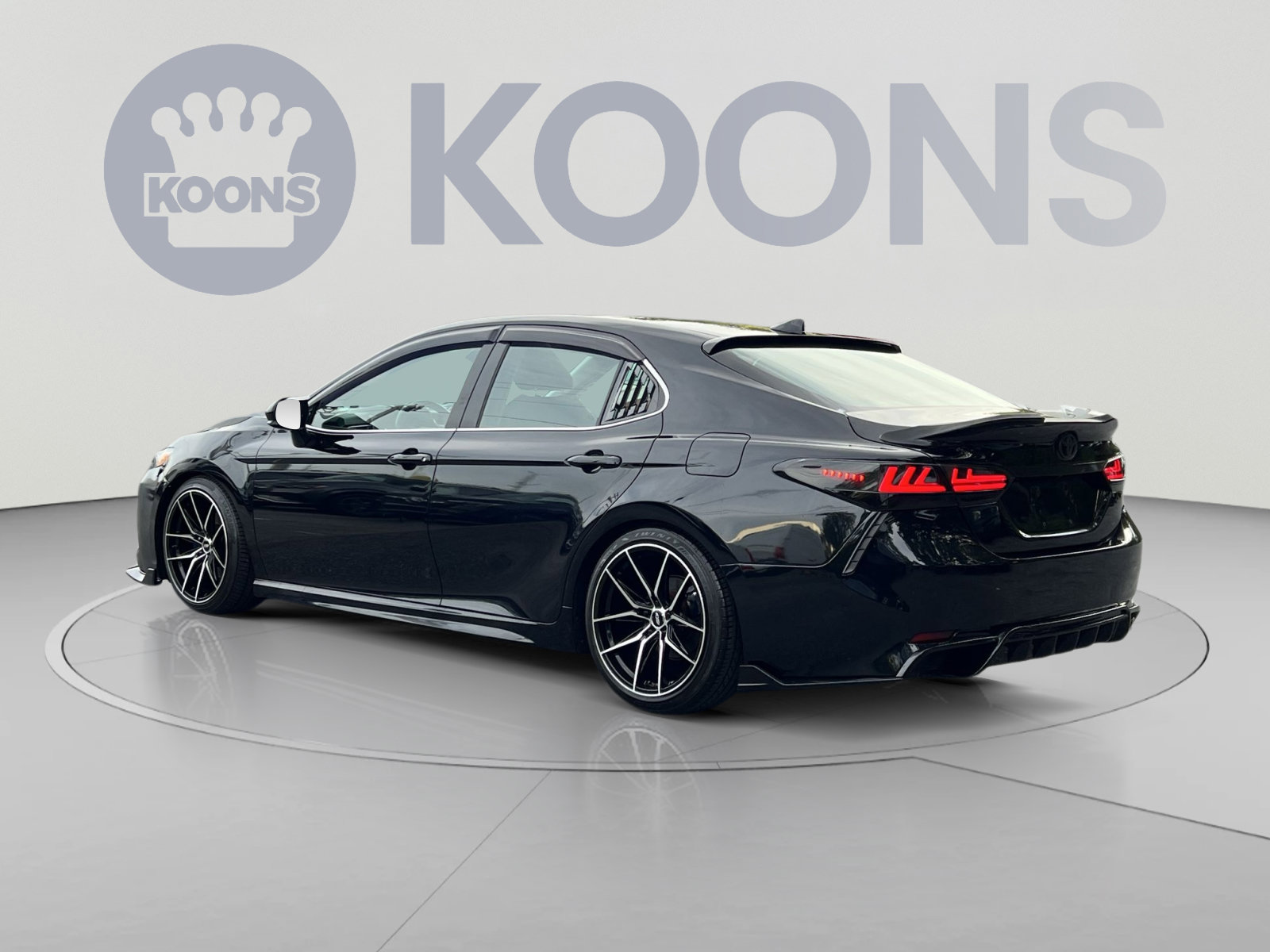 Used 2019 Toyota Camry SE w/ Audio Package FWD image 8