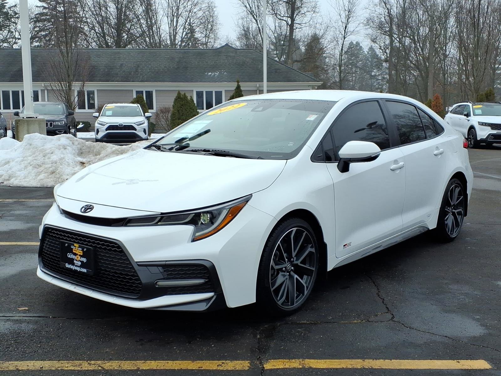 Used 2022 Toyota Corolla SE image 3