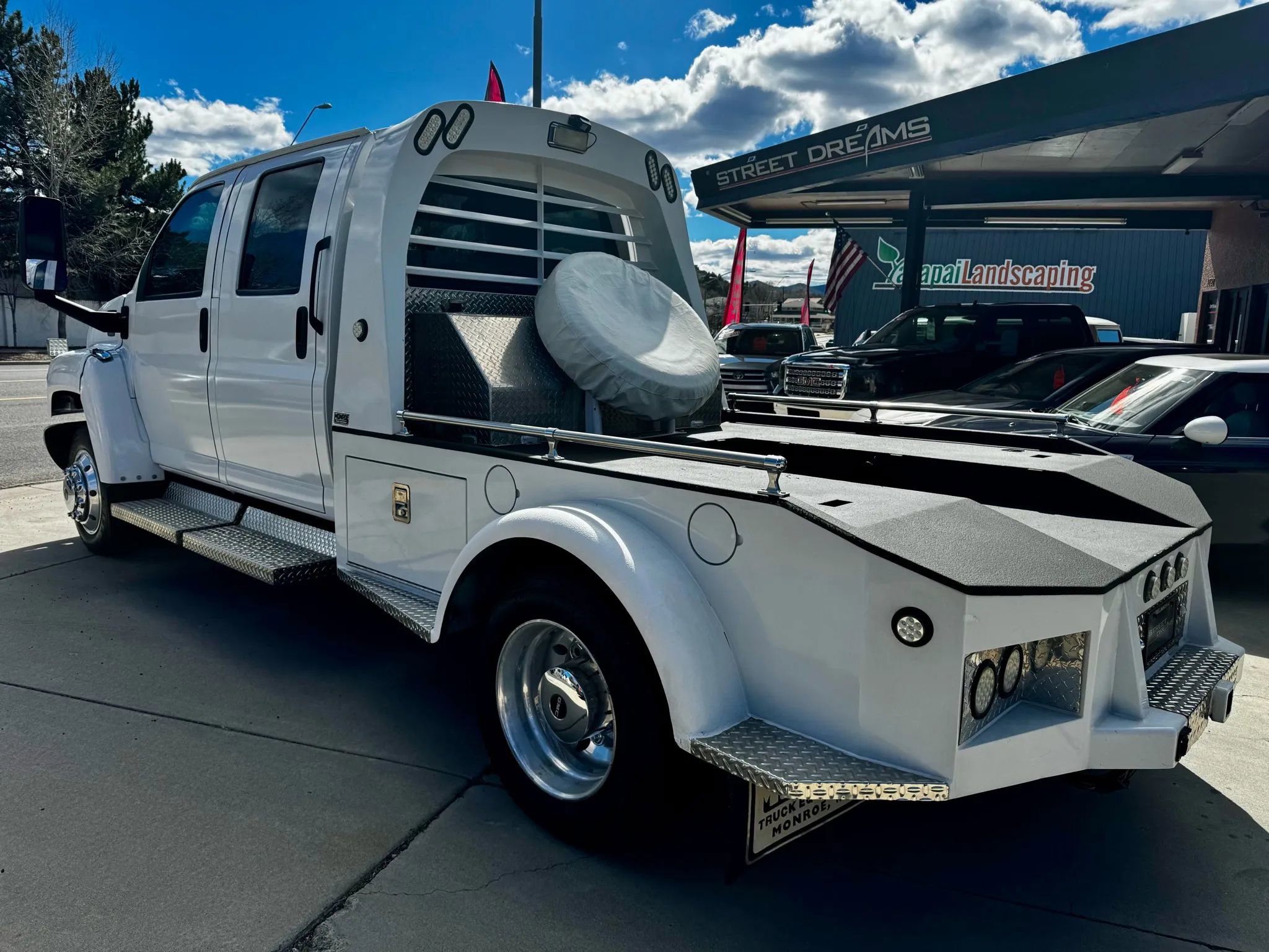 Used 2006 GMC TopKick C4500 2WD Crew Cab image 6