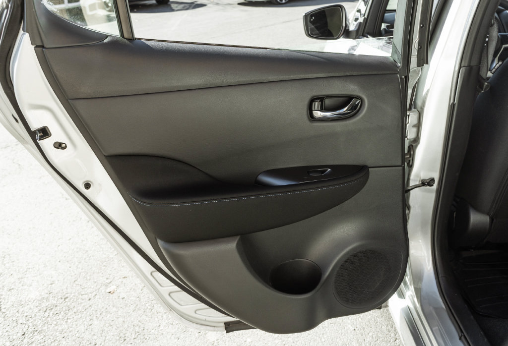 Used 2025 Nissan Leaf S FWD image 27