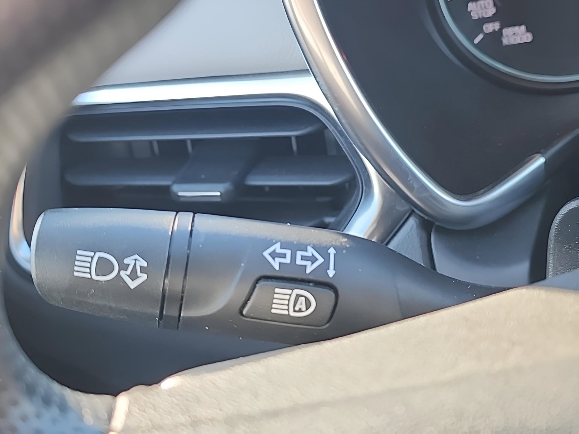 Used 2022 Chevrolet Equinox LS w/ LS Convenience Package image 19