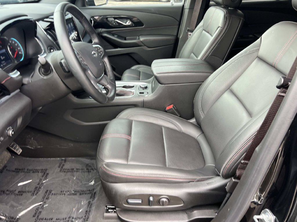Used 2024 Chevrolet Traverse RS w/ LPO, Floor Liner Package FWD image 17