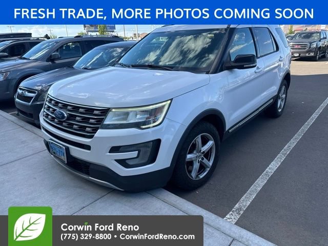 Used 2017 Ford Explorer XLT AWD/4WD image 3