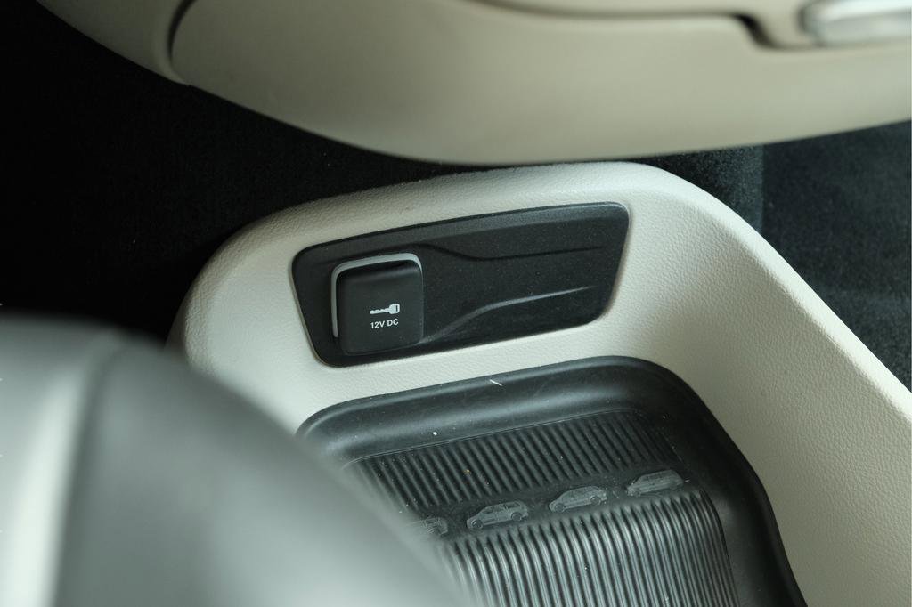 Used 2023 Chrysler Pacifica Touring-L FWD image 22