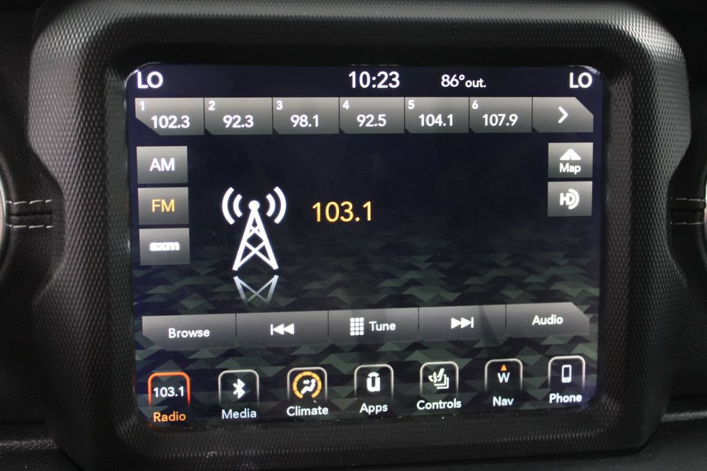 Used 2018 Jeep Wrangler Unlimited Sahara AWD/4WD image 30