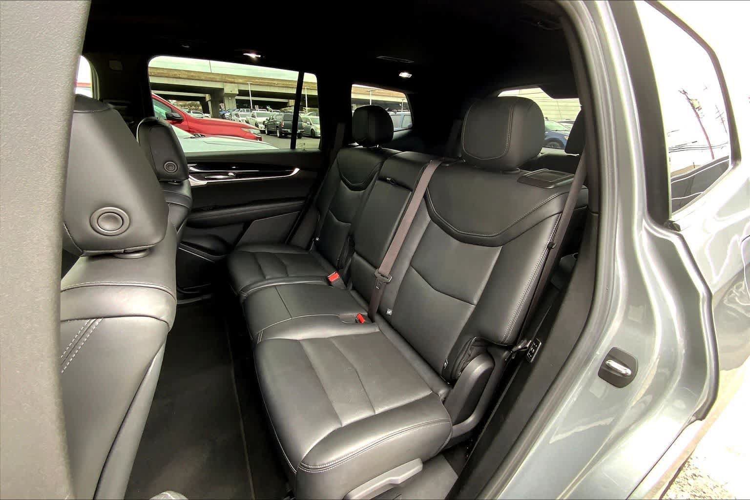 Used 2024 Cadillac XT6 Premium Luxury FWD image 29