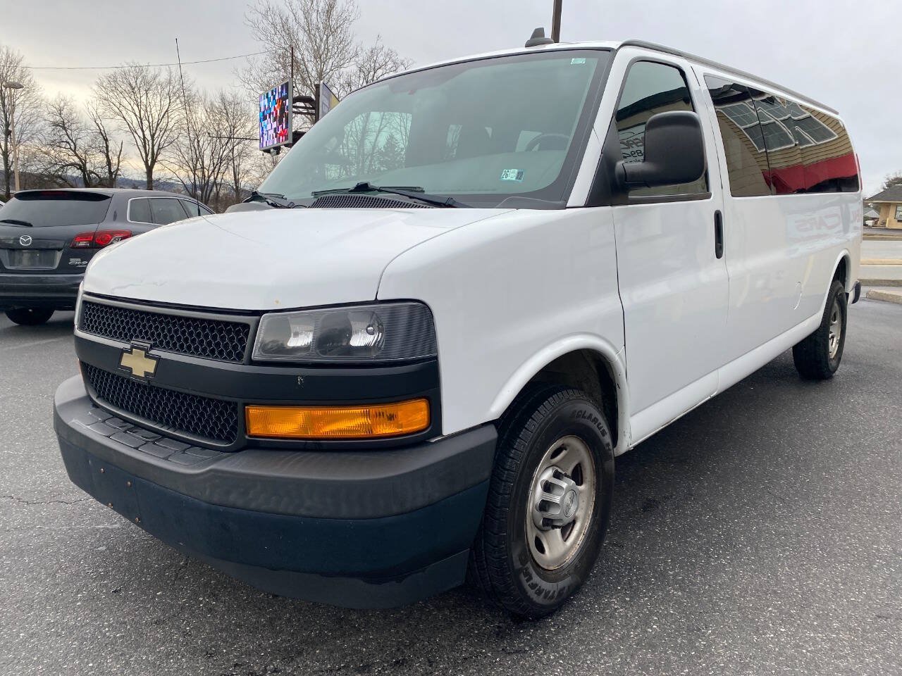 Used 2018 Chevrolet Express 3500 LS RWD image 7