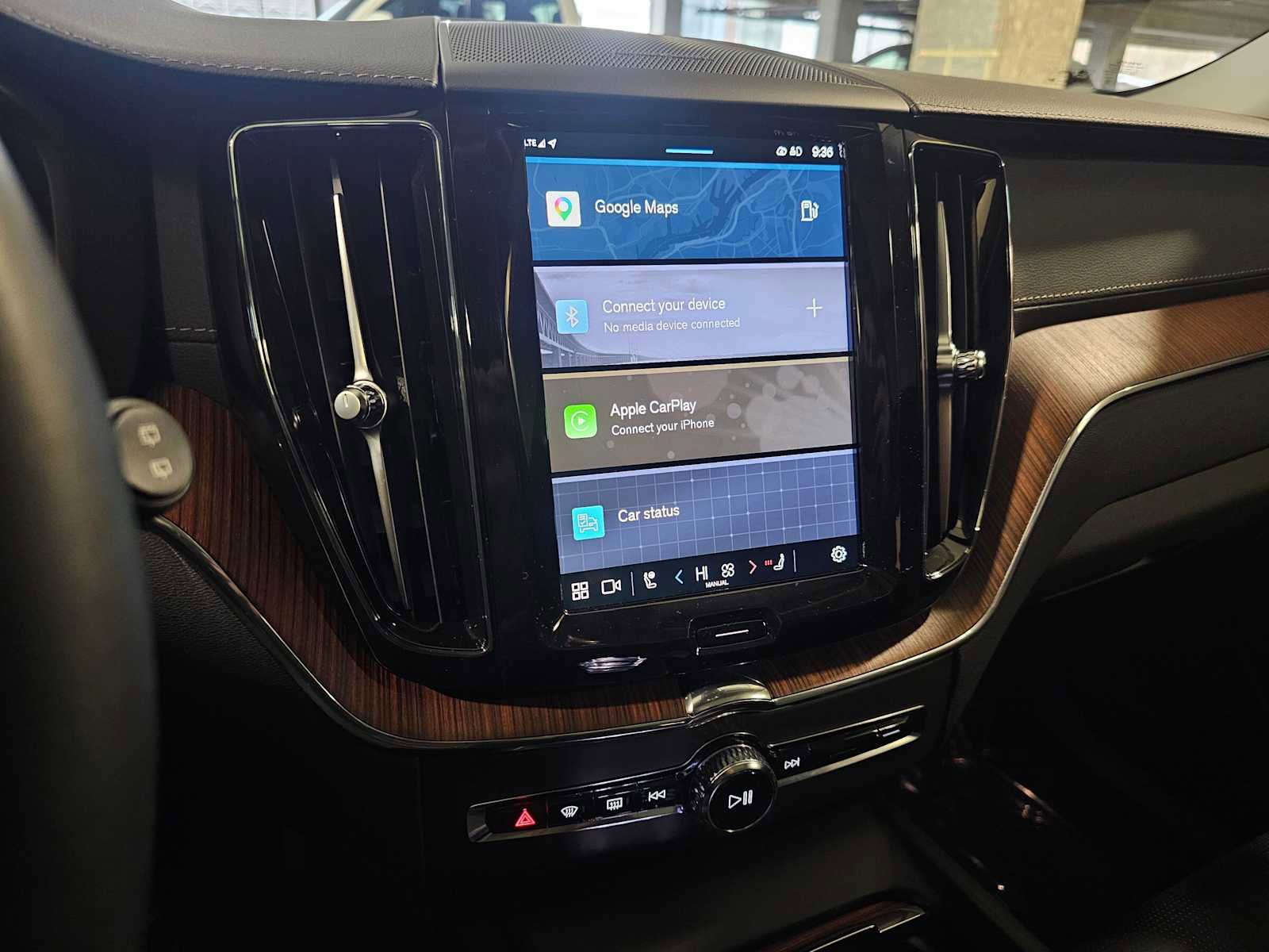 Used 2024 Volvo XC60 B5 Ultimate w/ Protection Package Premier image 13