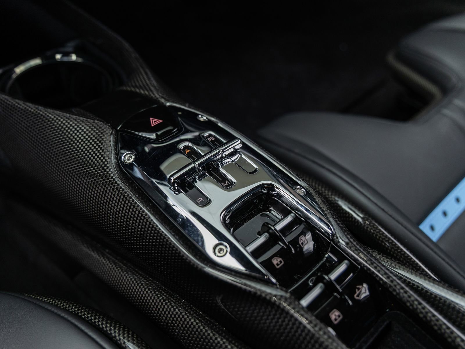 Used 2024 Ferrari SF90 Spider image 44