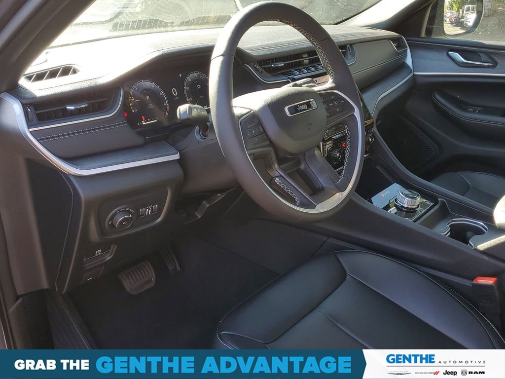 Certified 2024 Jeep Grand Cherokee Limited image 9