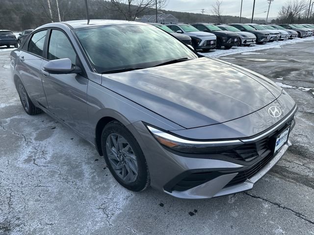 Certified 2025 Hyundai Elantra Blue image 7
