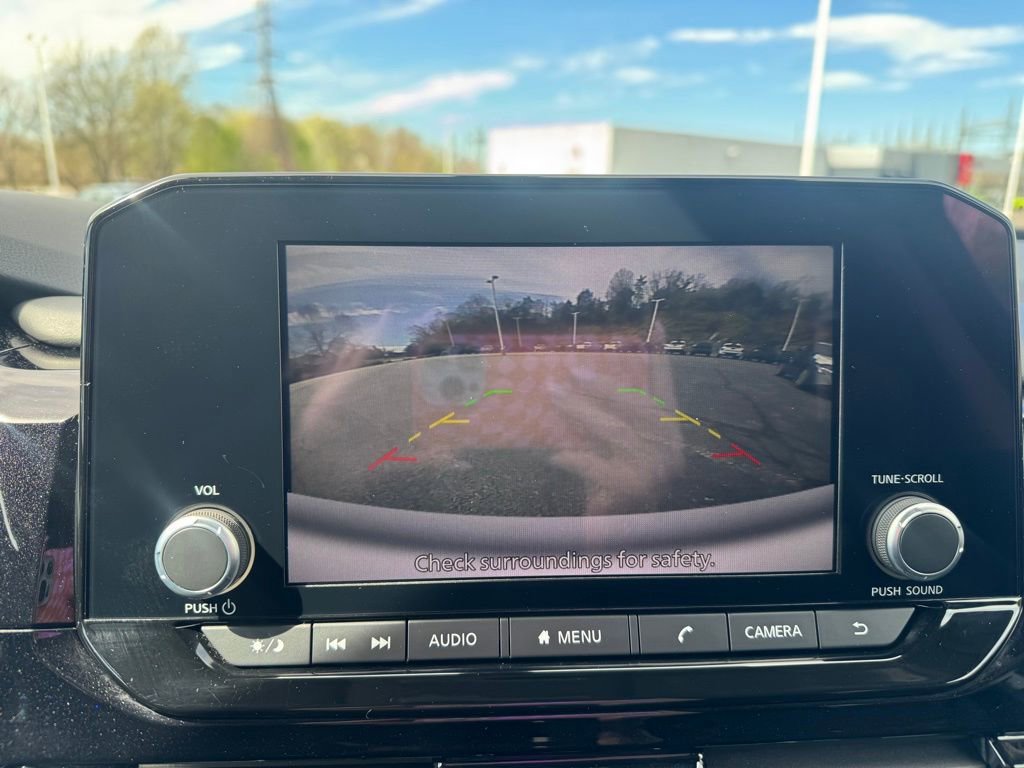 Used 2025 Nissan Pathfinder SV image 21